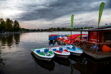 у лодочной станции было 15 яхт когда