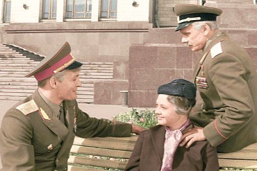 Есть идея увеличить пенсионный возраст женщин сразу на 8 лет! Пенсии погонников трогать никто не намерен