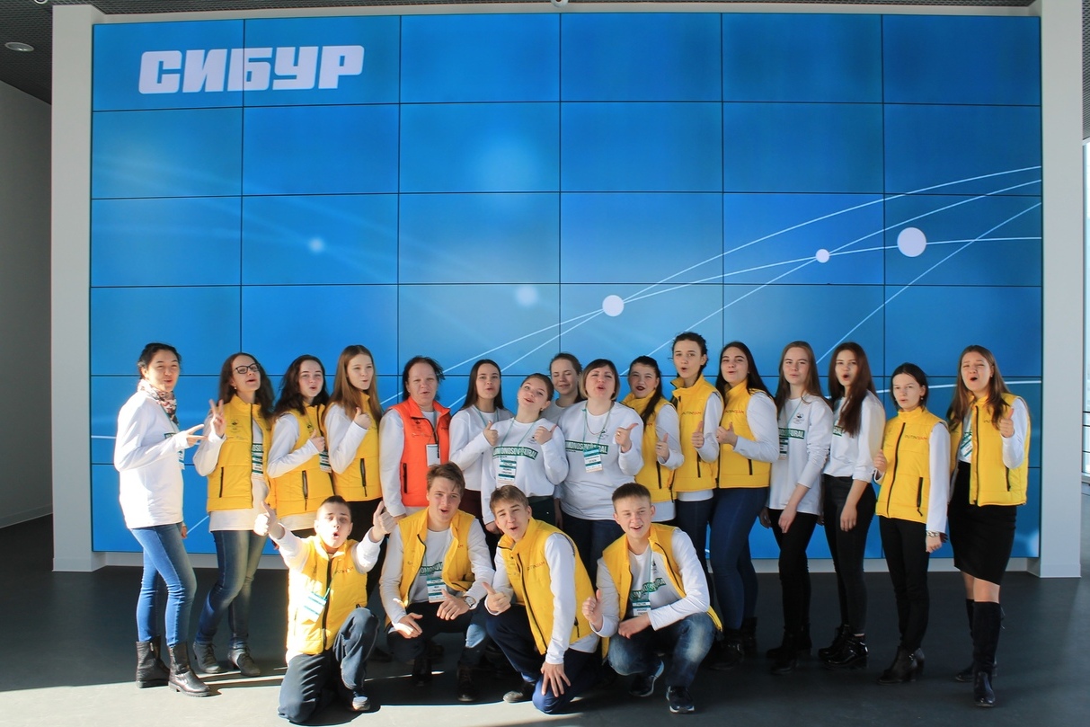 Маршруты умников и умниц. От Танкограда до пробирки нефти в сувенир. Фото