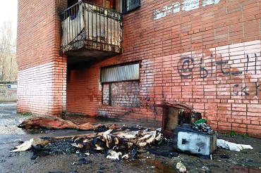 При пожаре в красной общаге эвакуировали 5 человек