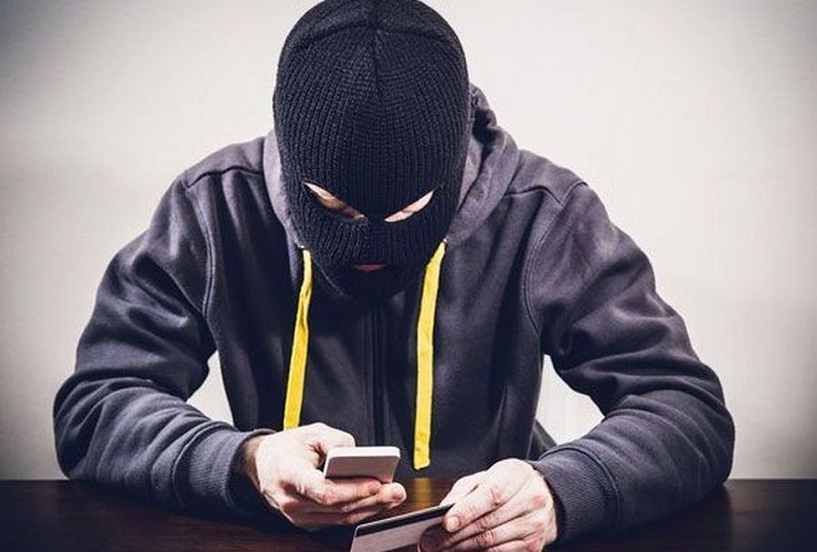 Жительница Балакова поверила лжесотруднику банка и лишилась 10-ти тысяч