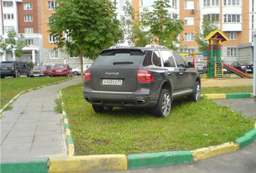 Сохрани в закладки. Всё, что Вы хотели знать о парковках на зеленых зонах