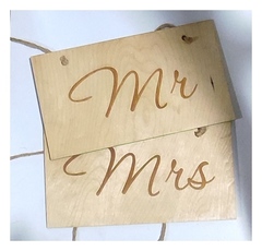 Таблички Mr & Mrs