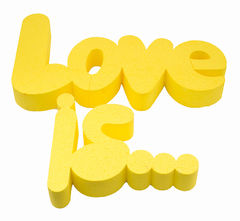 Надпись «Love is»