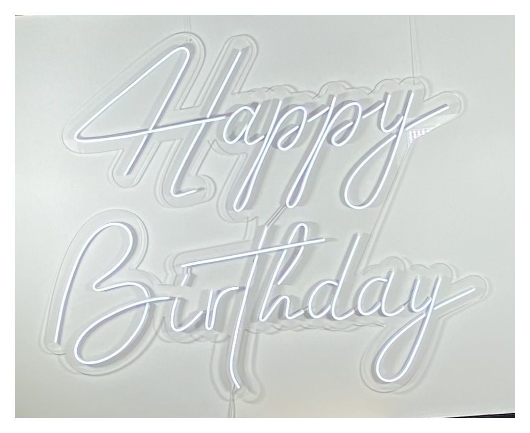 Неоновая вывеска "Happy Birthday"