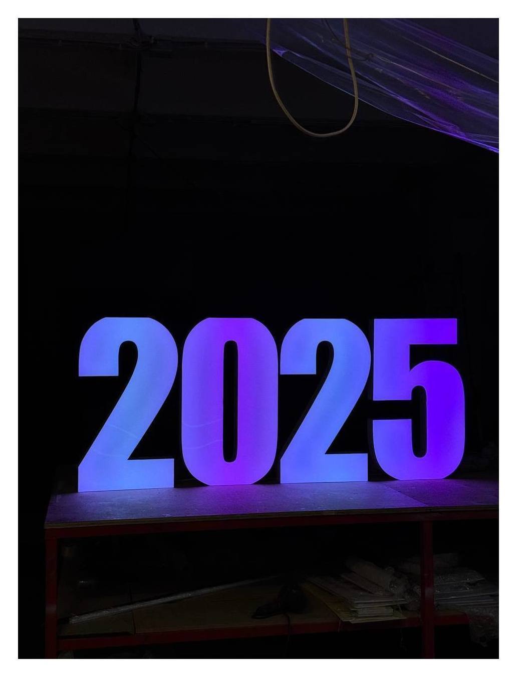 Световые цифры 2025