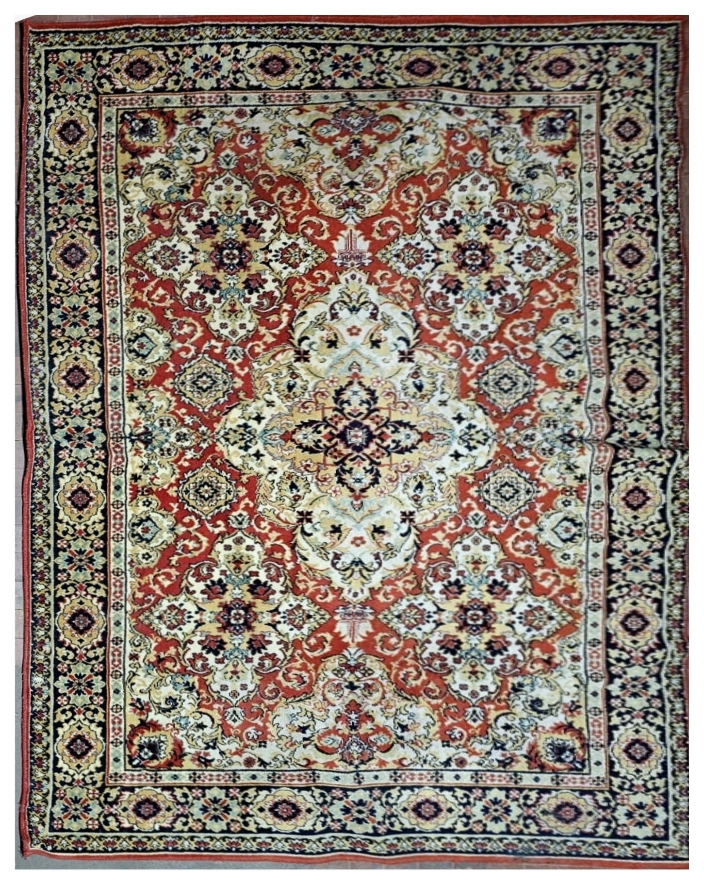 Ковер красный