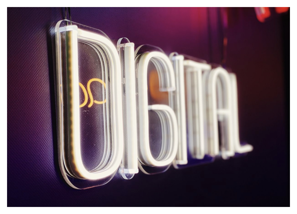 Вывеска Неоновая "DIGITAL”