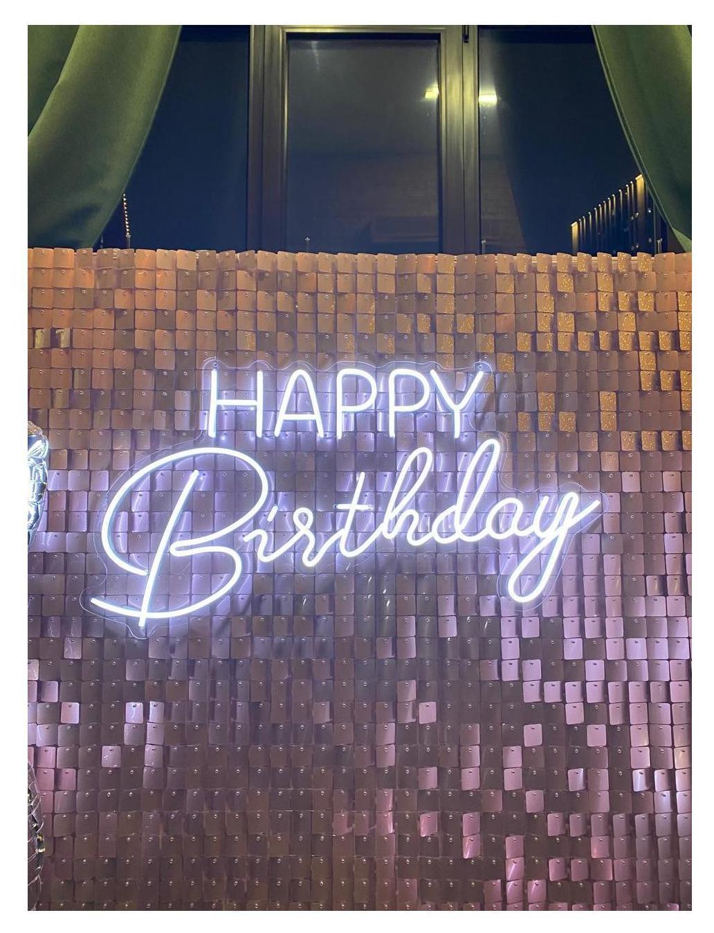 Неоновая надпись "Happy Birthday" в 2 строчки