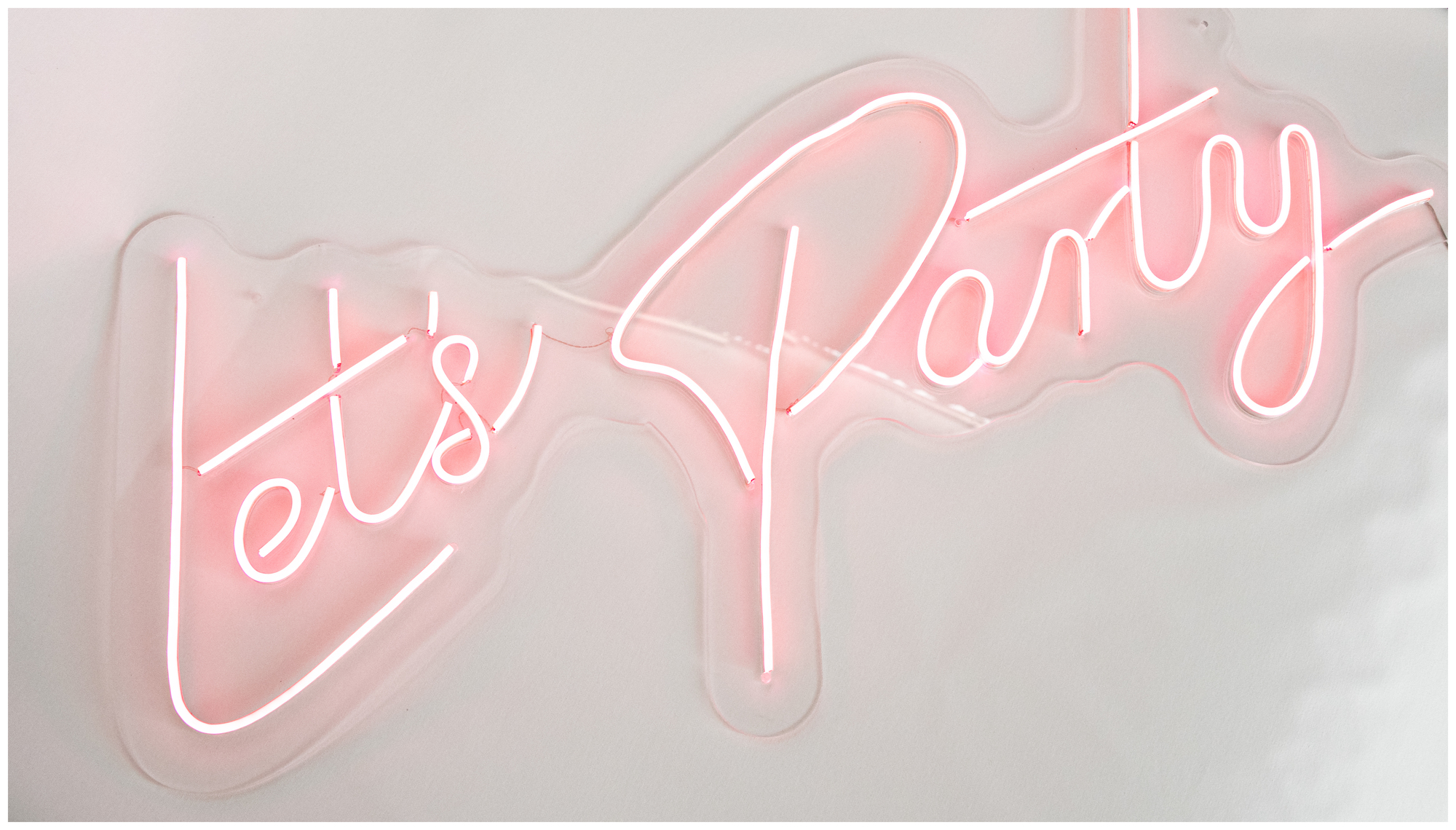 Неоновая вывеска  Lets Party