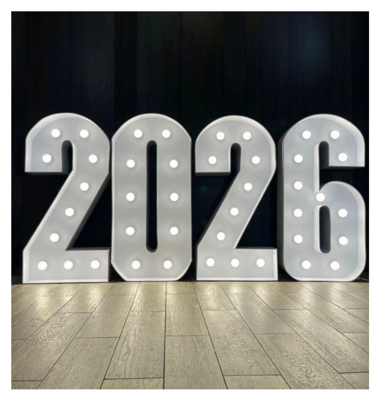 Светящиеся цифры 2026