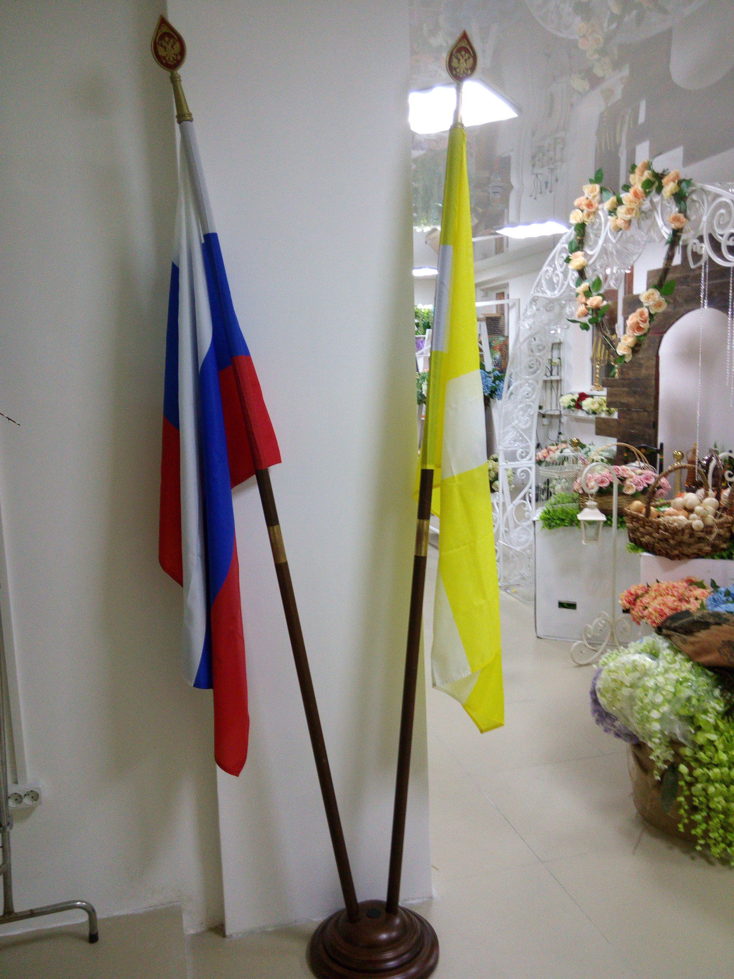Флаги РФ и СК напольные