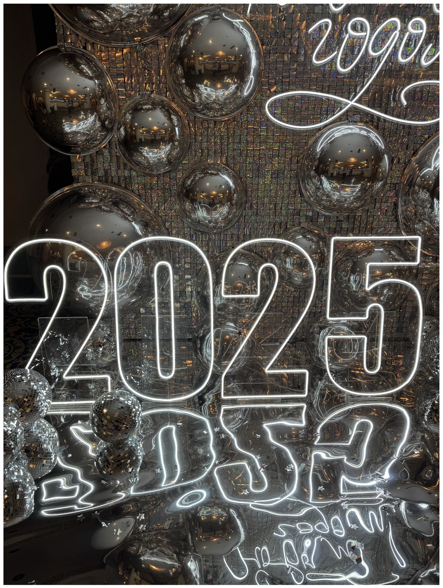 Неоновые цифры 2026