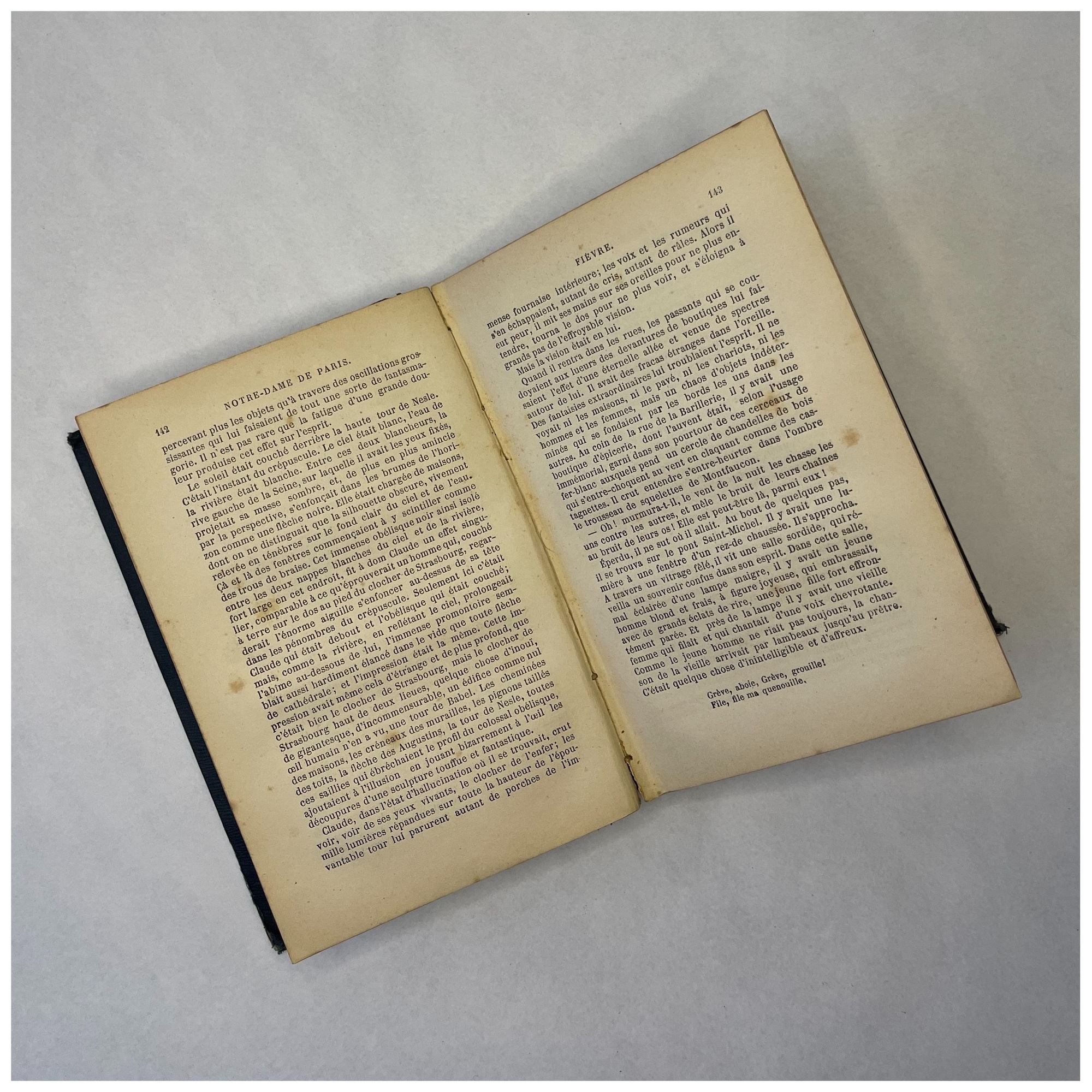 Книга антикварная НОТР-ДАМ