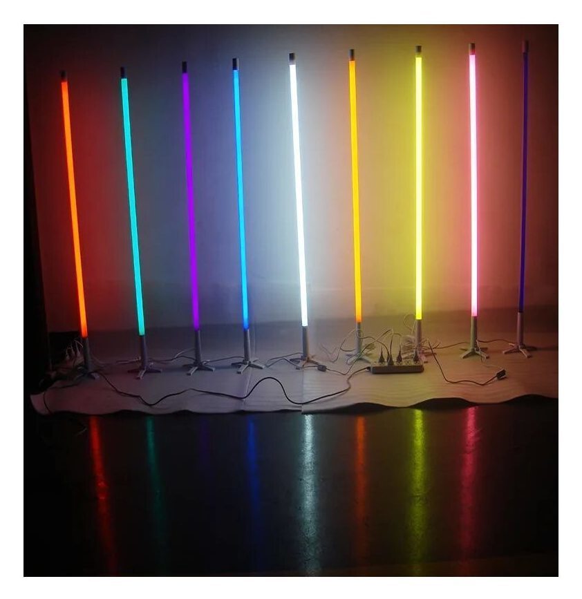Светильник напольный на треноге RGB на пульте управления