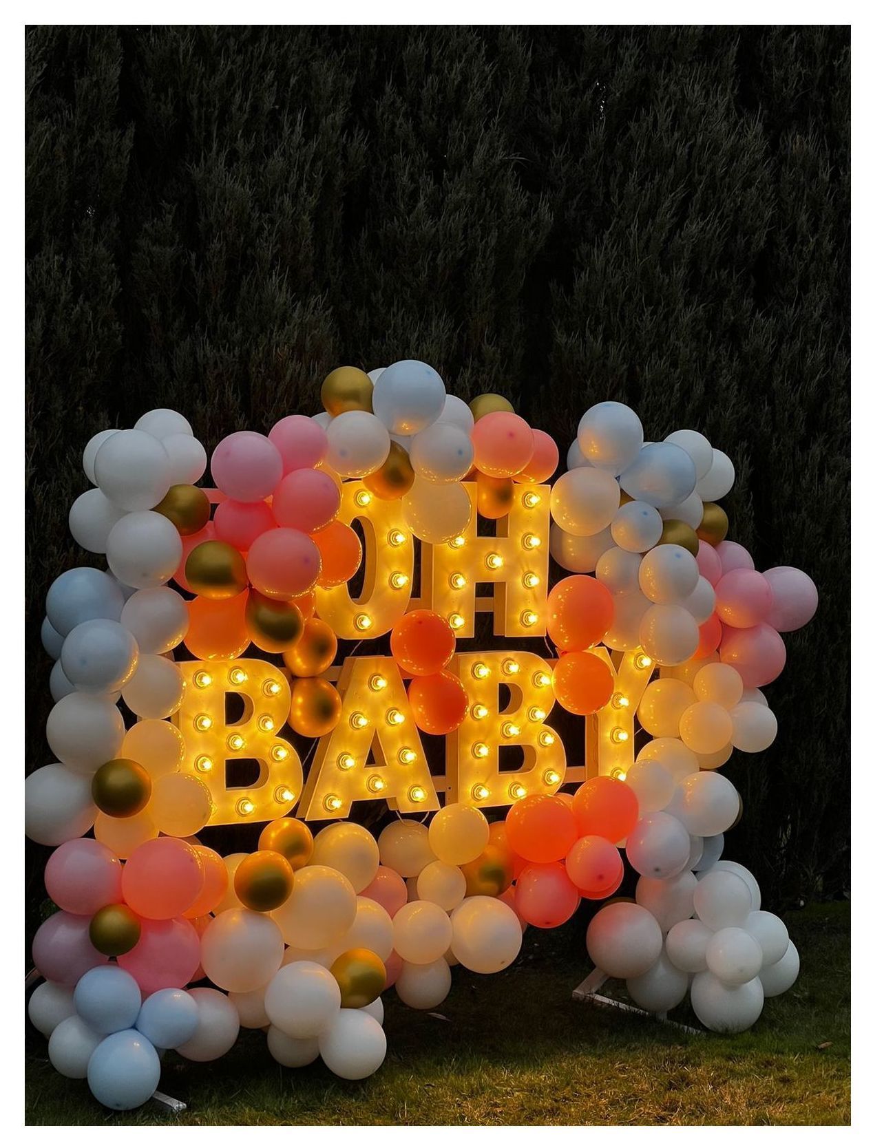 Буквы OH BABY белые с лампами