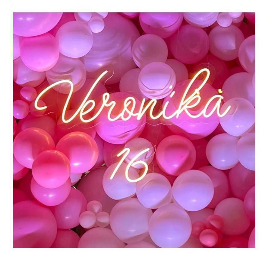 Неоновая вывеска "16"