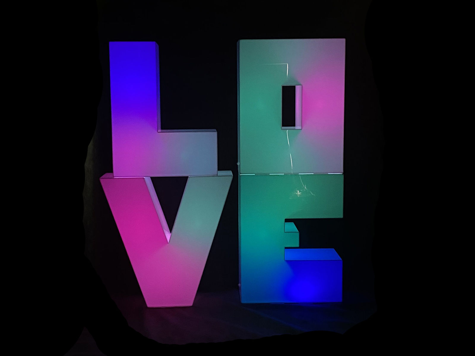 Светящиеся LED RGB буквы LOVE 92 см / Фуршетная линия