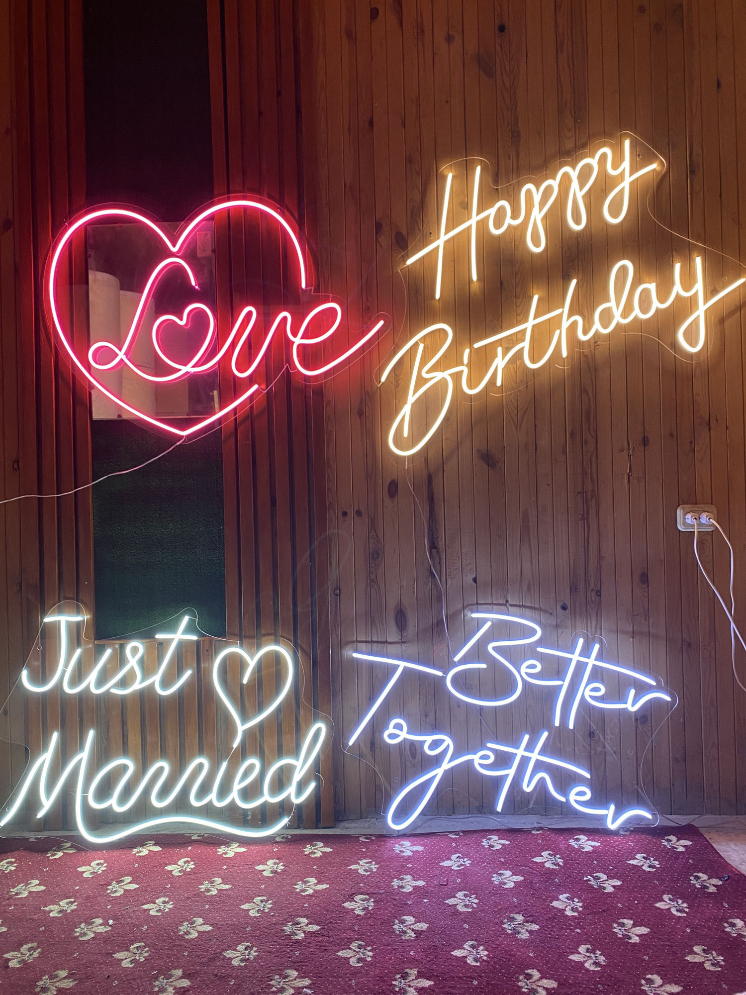 Вывеска Неоновая "Happy Birthday"