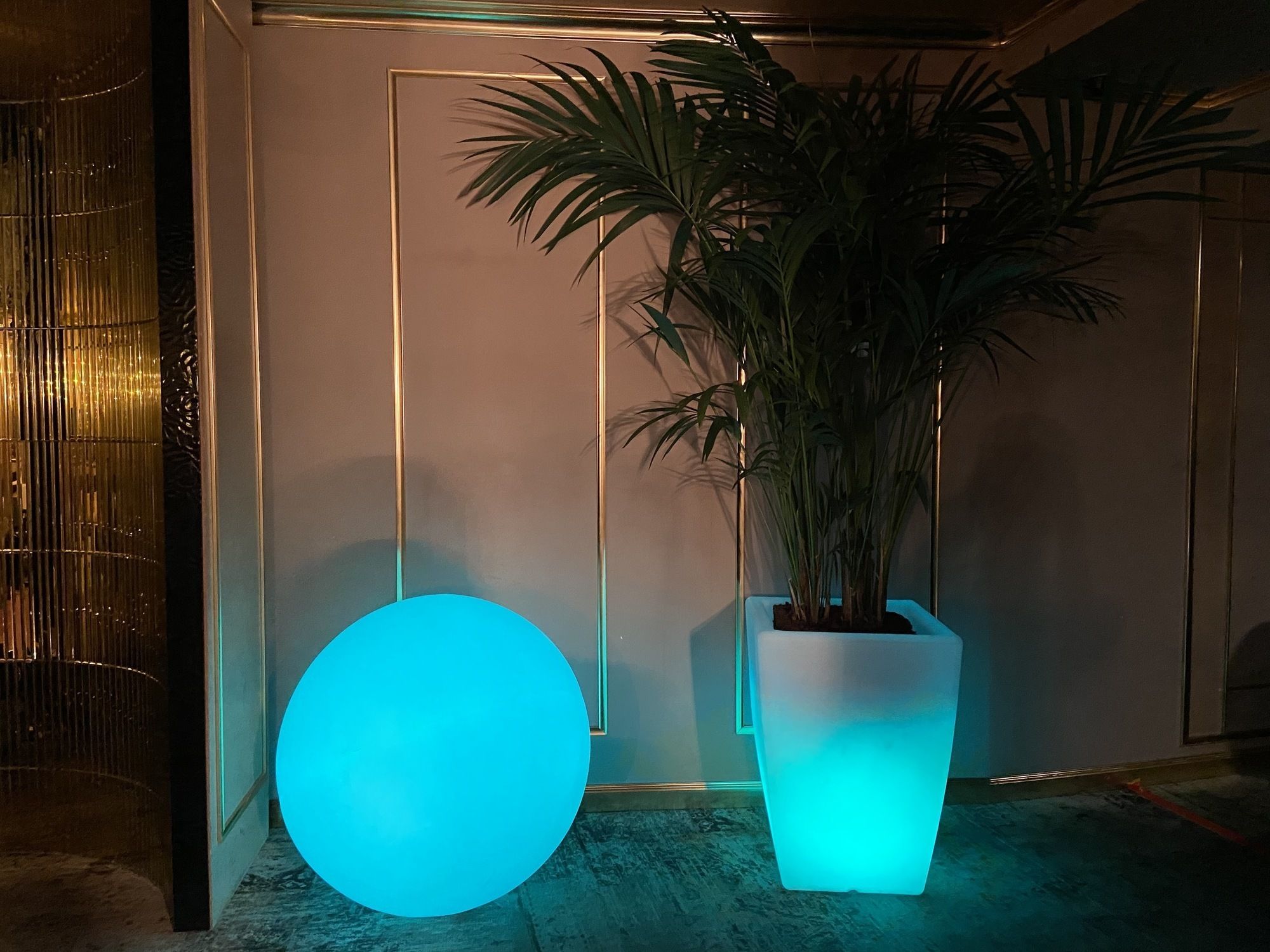 Светящееся LED RGB Кашпо / Ёмкость для льда с подсветкой