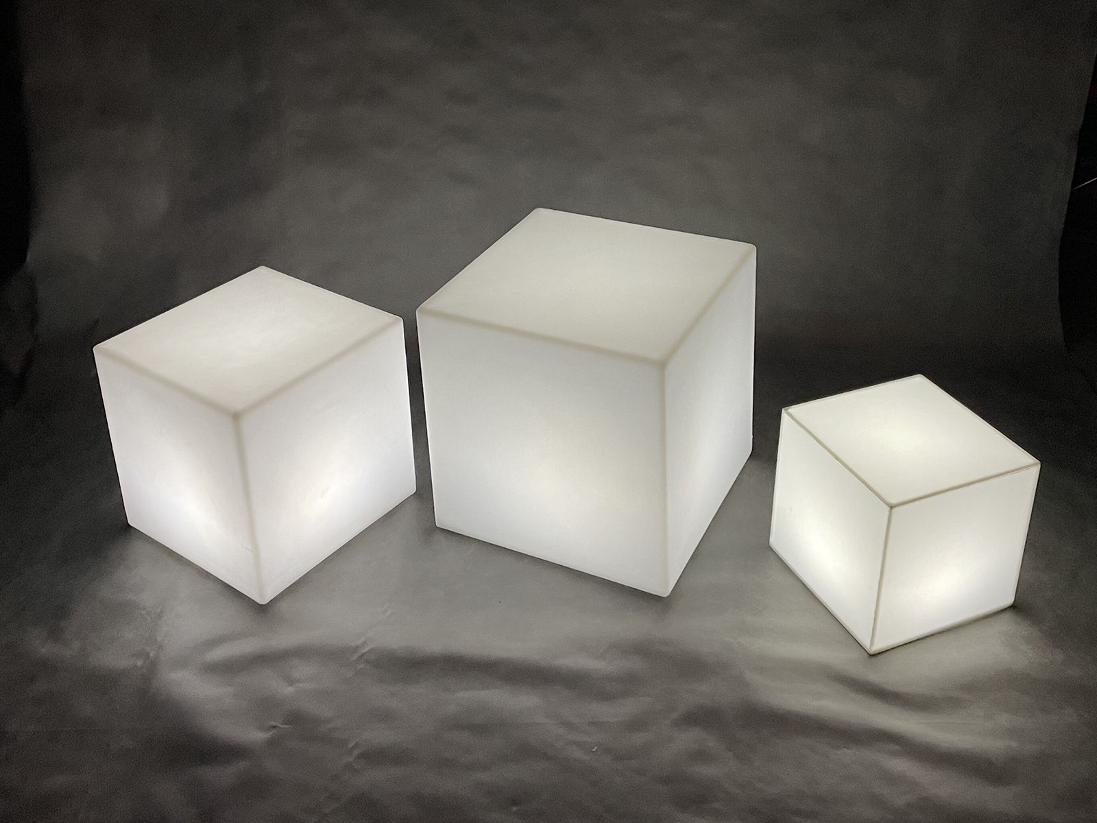 Светящийся LED RGB Куб 40 см