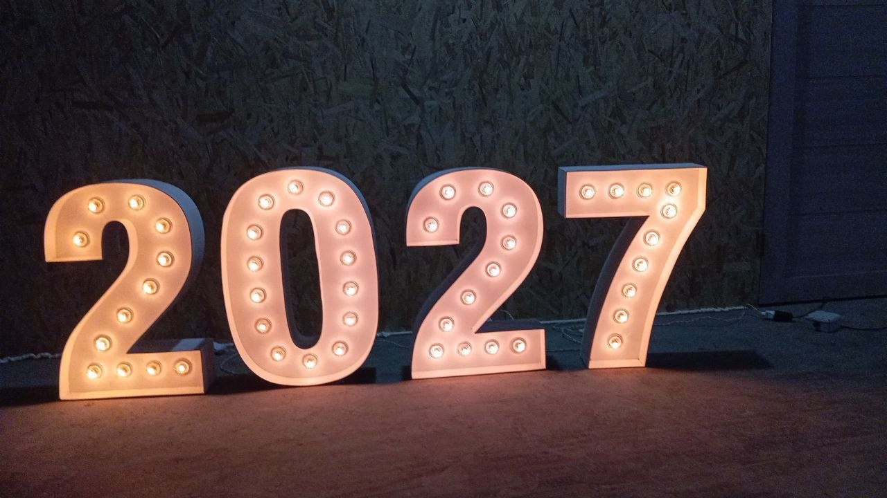 Цифры 2027_белые 75см