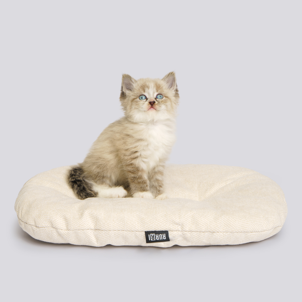 

RURRI Матрас овальный для кошек и собак мелких пород, 43х30х6 см, молочный, Белый