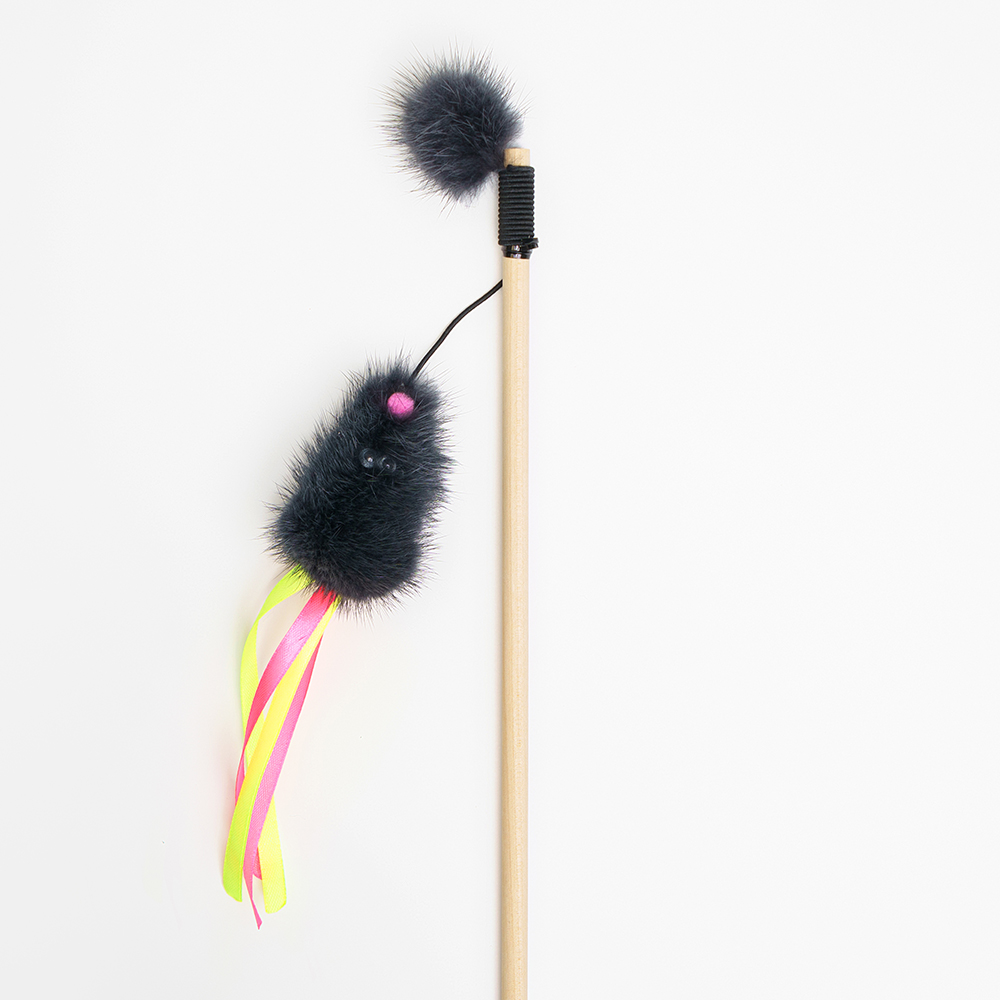 

Pet hobby Игрушка для кошек Дразнилка Мышка из натуральной норки, хвост-ленточки, игрушка 20х3х2 см, длина палки 50 см, длина резинки 47 см, Разноцветный