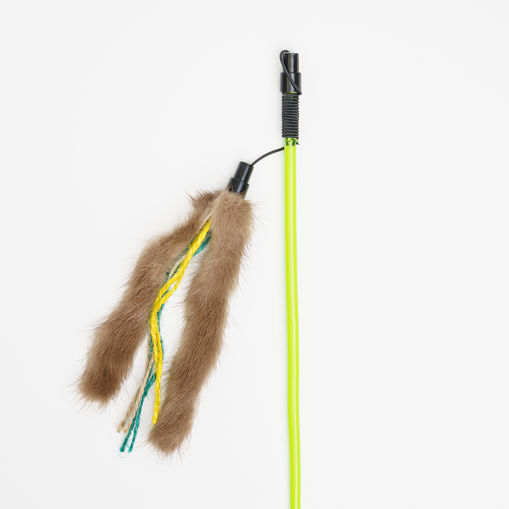 

Pet hobby Игрушка для кошек Дразнилка Neon Джутовые хвостики с норкой, игрушка 15 см, длина палки 31 см, длина резинки 47 см, Разноцветный