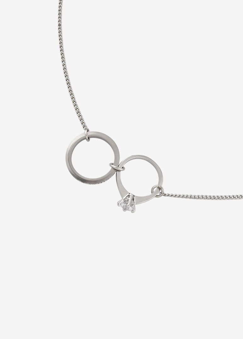 Серебристое колье с кольцами и кристаллами Rings