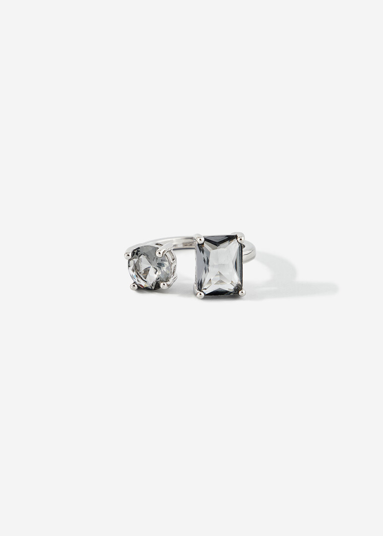 An open ring with crystals