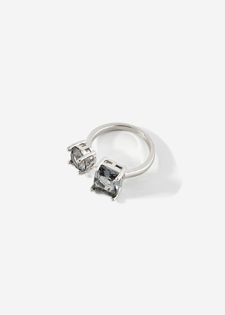 An open ring with crystals