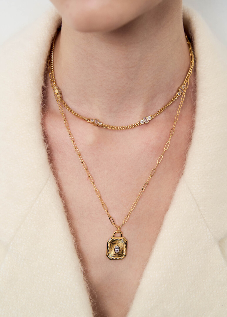 Flat gold chain with crystals