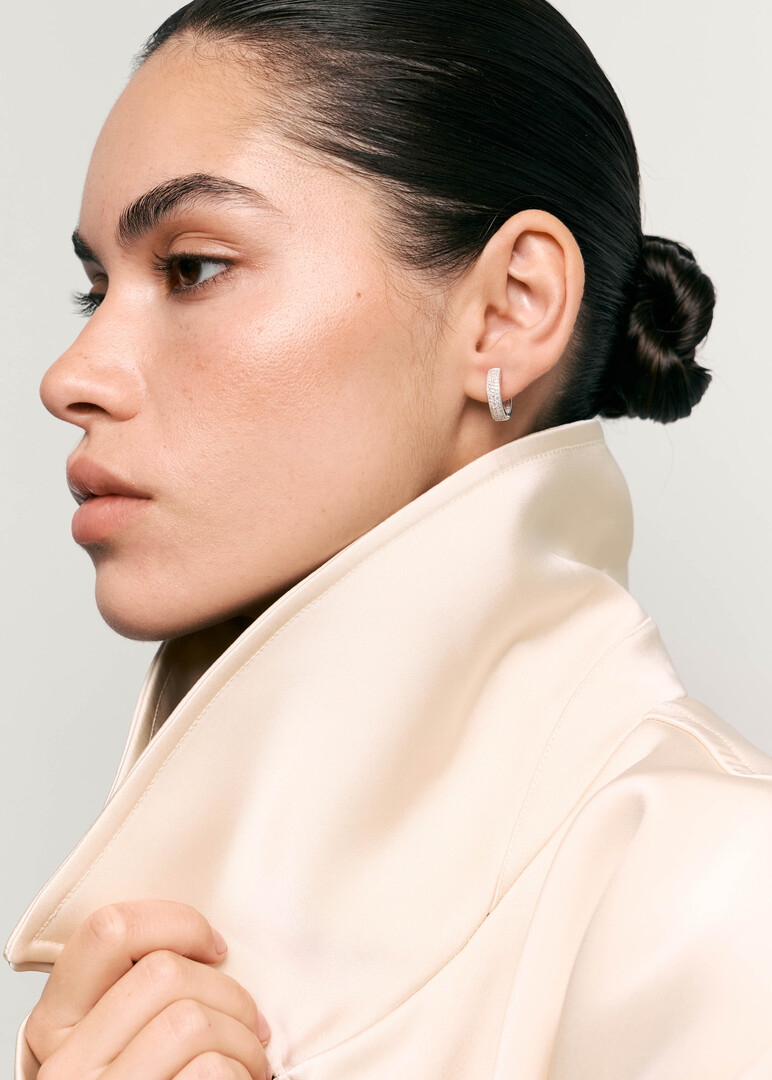 Earrings in white gold with diamonds