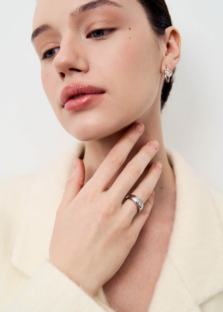 Oval Crystal Ring