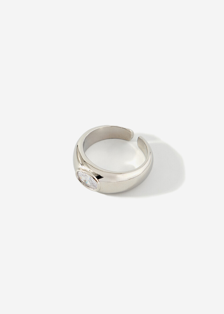 Oval Crystal Ring