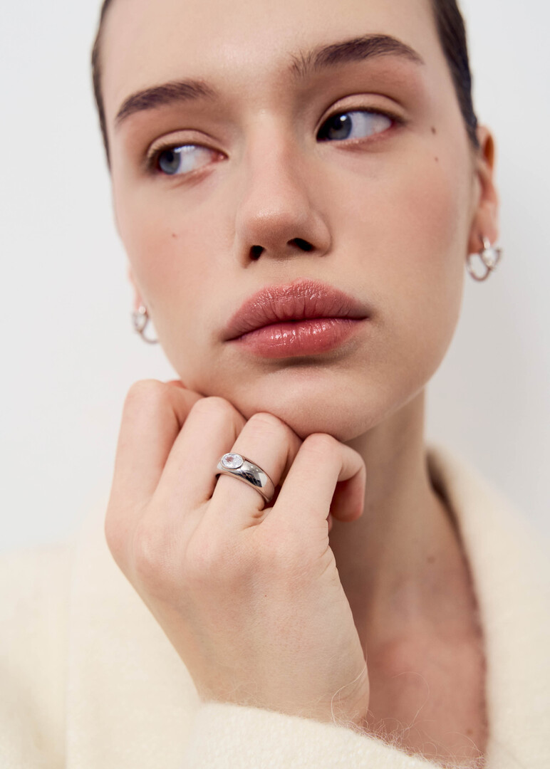 Oval Crystal Ring