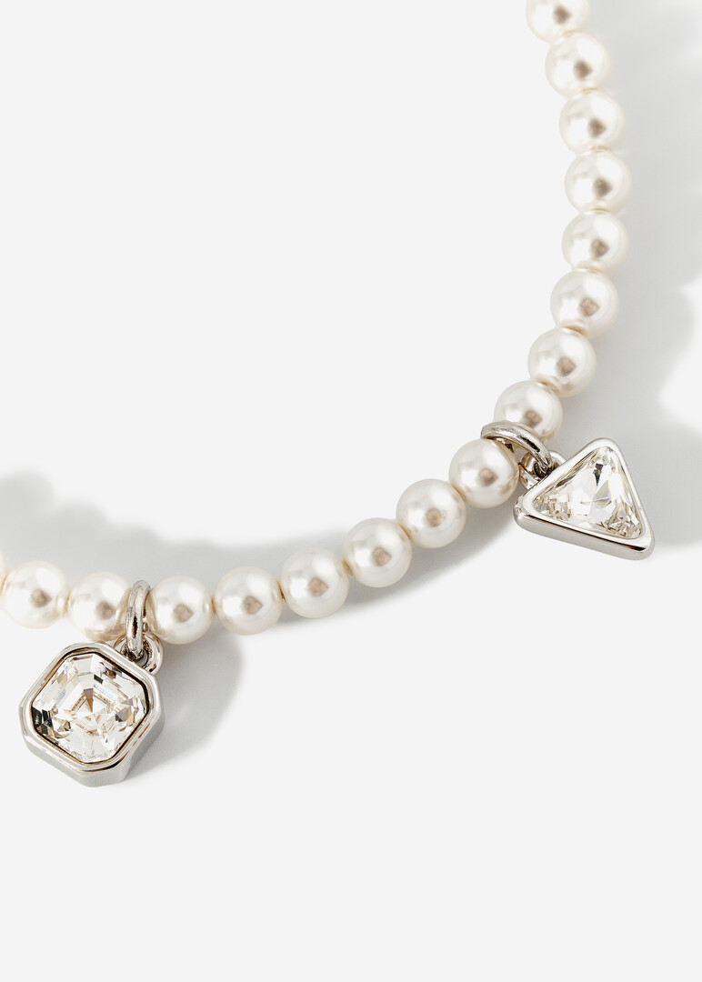 Pearl bead bracelet with pendants