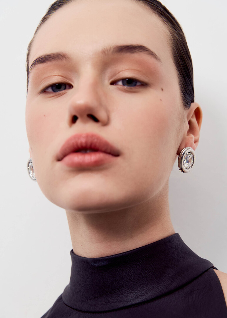 Large earrings with oval crystals