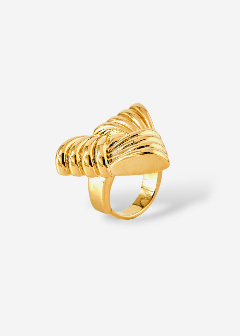 Golden triangular braided ring