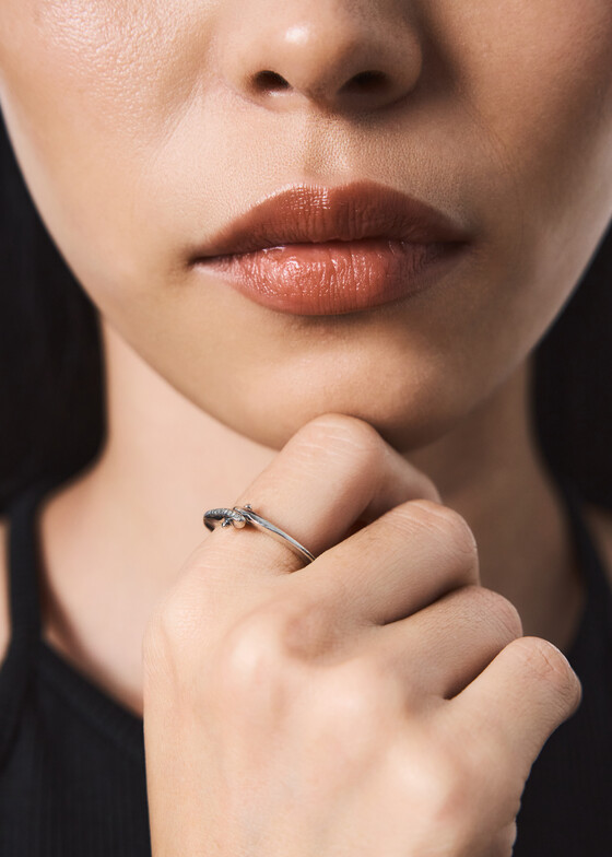Тонкие кольца Mintaka Jewellery Кольцо из серебра с муассанитом