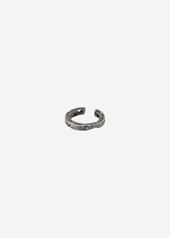 Каффы Kintsugi Jewelry Кафф из черненого серебра Surrender с бриллиантами
