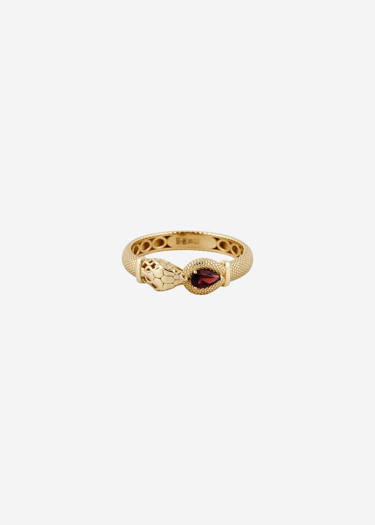 gold ring with garnet