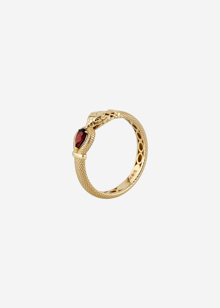 gold ring with garnet