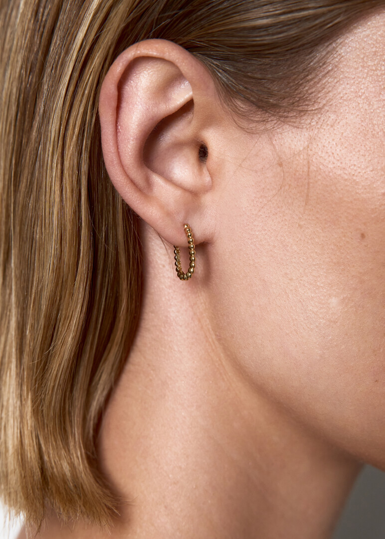 gold earrings