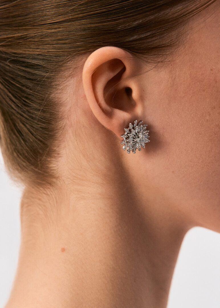 Серебристые серьги-снежинки из кристаллов