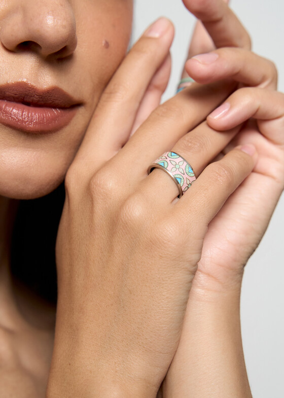 Широкие кольца MAJU enamel jewelry Кольцо из серебра с вставками из горячей эмали «Азулежу»