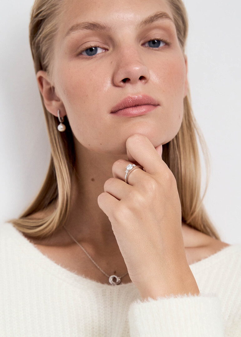 silver ring with a cubic zirconia