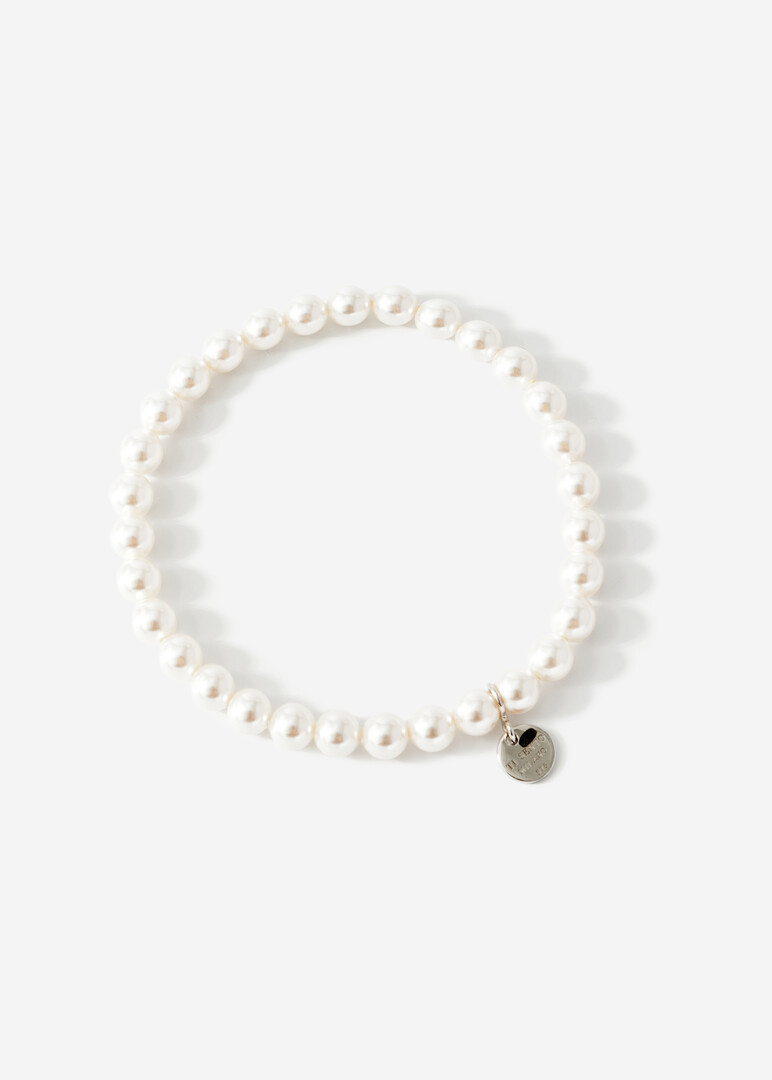 Silver bracelet with pearl beads