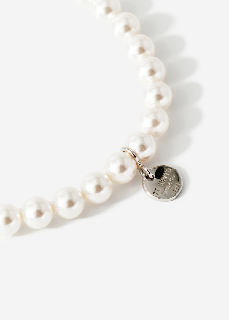 Silver bracelet with pearl beads